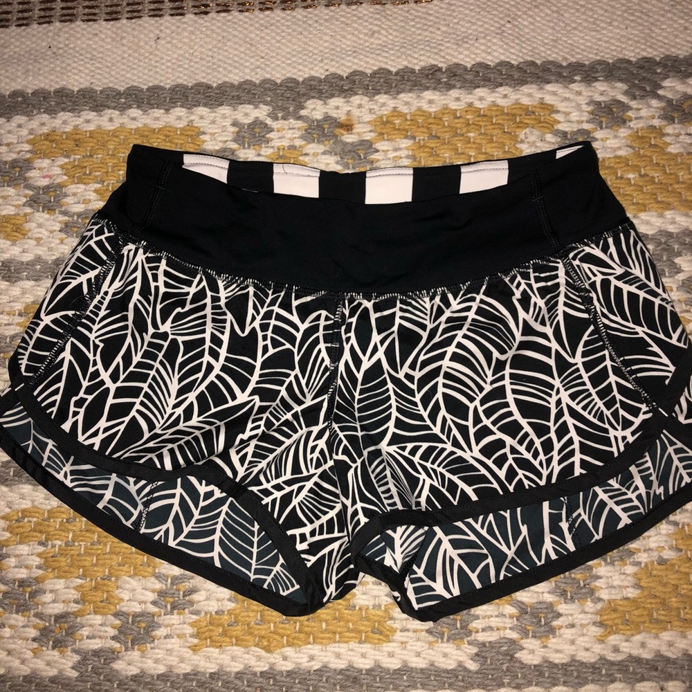 printed lululemon shorts size 2